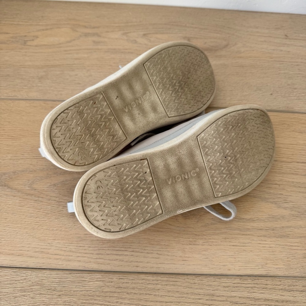 Vionic Winny Sneaker (Womens) - Picture 5 of 6
